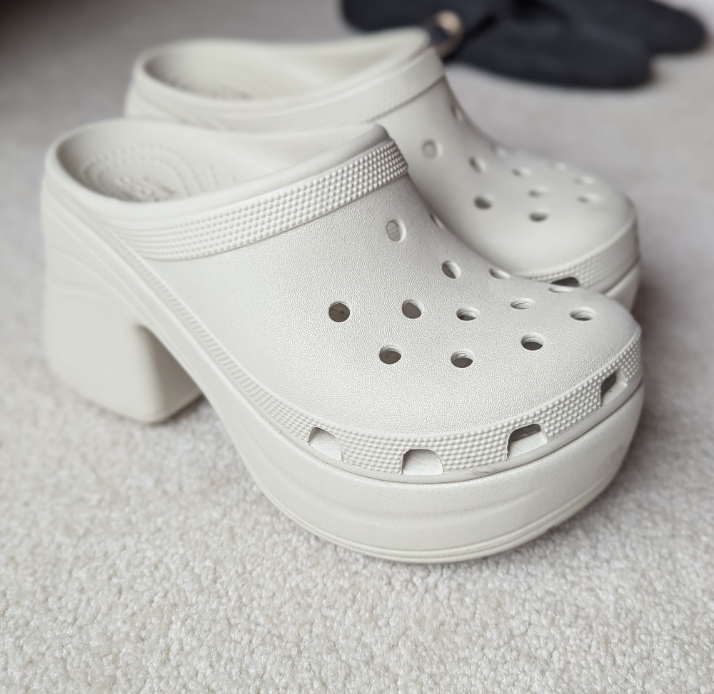 Women's Cream Platform Crocs